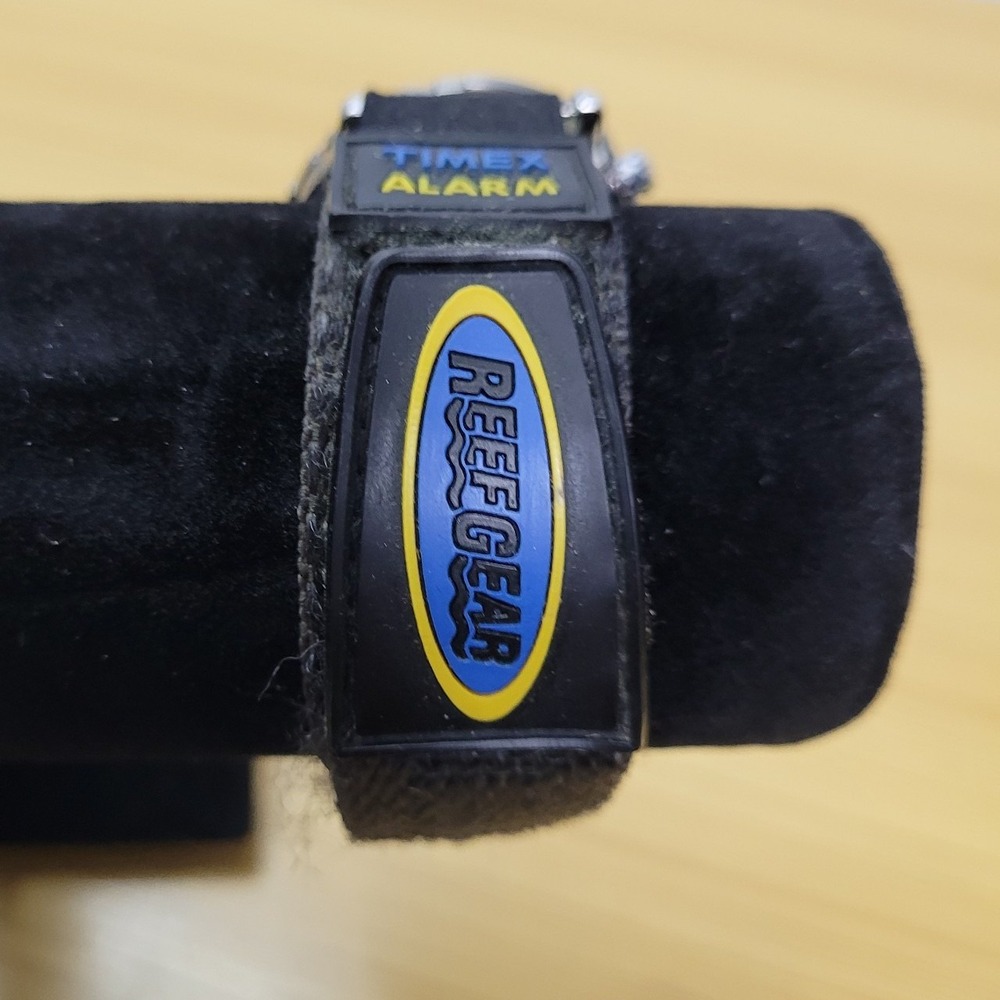 Vintage Timex Men Reef Gear Indiglo Alarm Date Black Leather Quartz Watch 7 3/4" - Picture 5 of 6